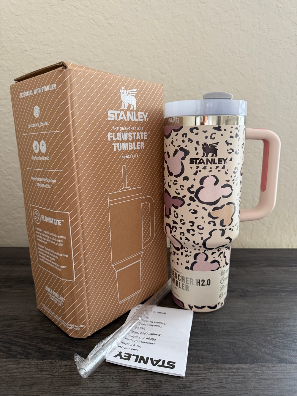 Stanley Quencher H2.0 FlowState 40 oz Pink Pattern Tumbler